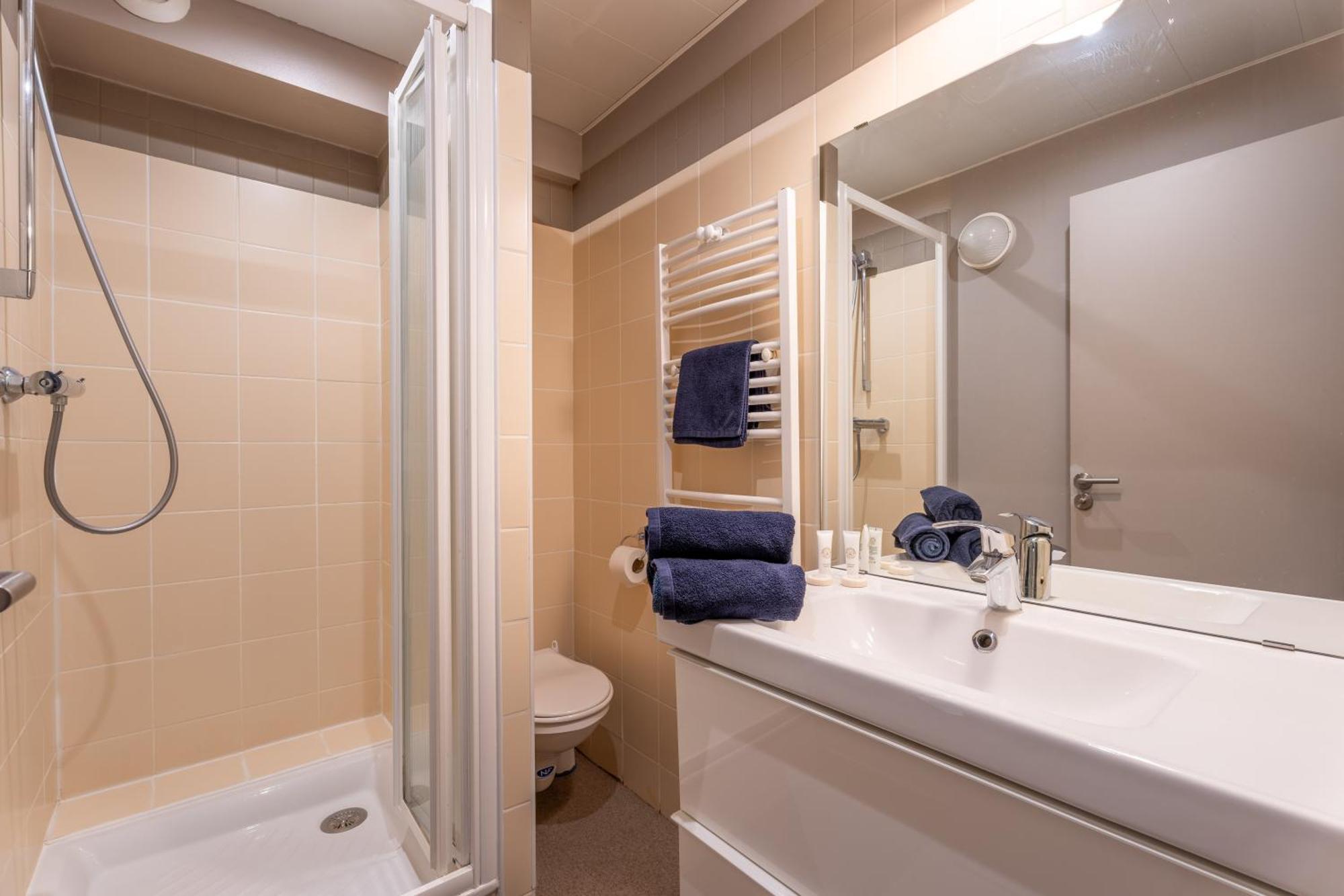 In-out - Heart Of Spacious 8 Guests Apartment, Wifi 303 *